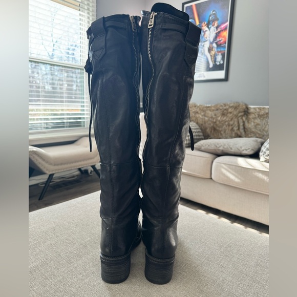 Yoko - Picture 6 of 7